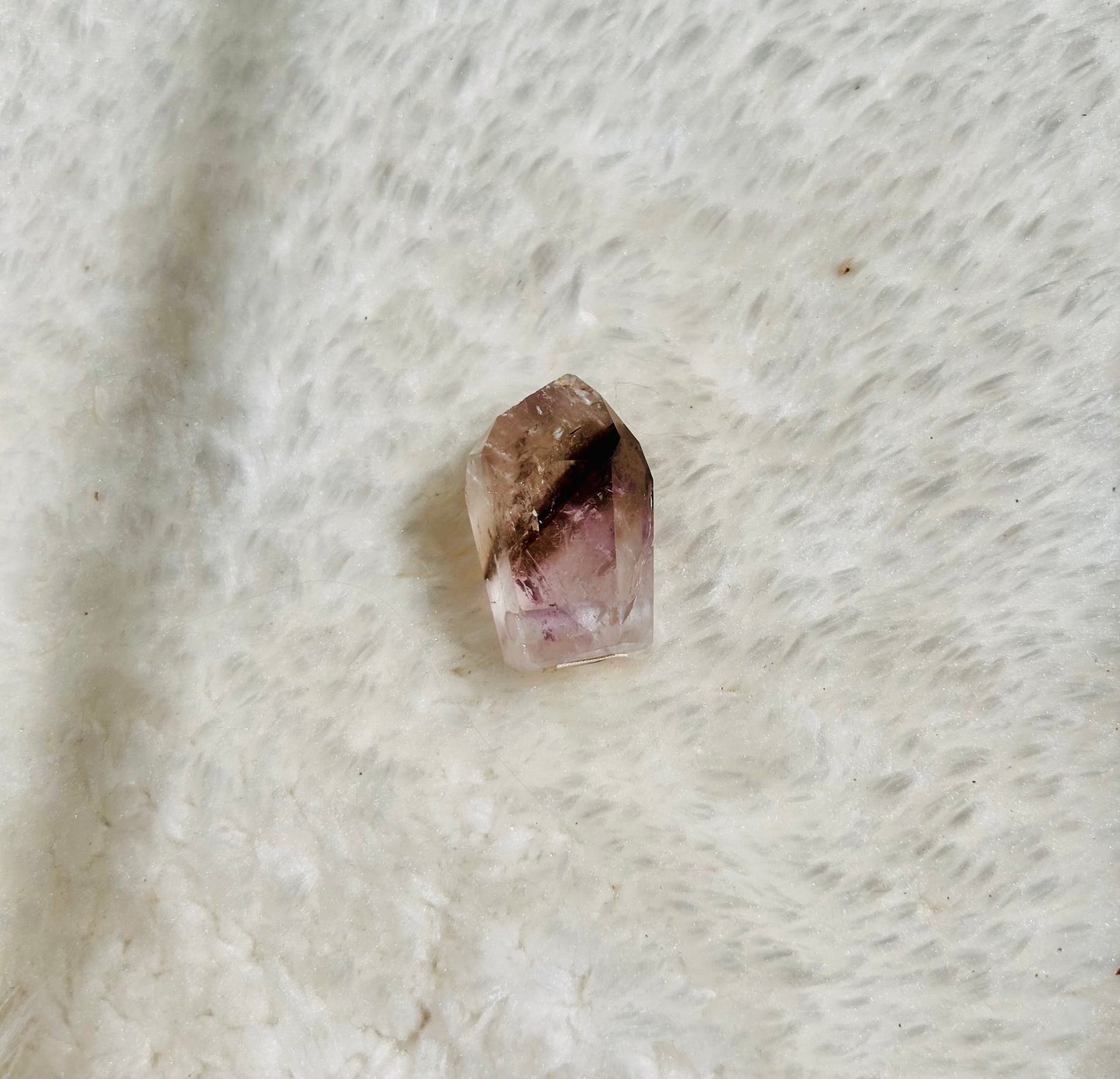Gebohrte Amethyst-Rauchquarz-Kristalle