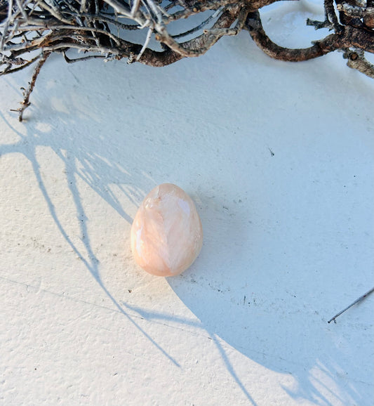 Stilbit Trommelstein gebohrt inkl. Lederband