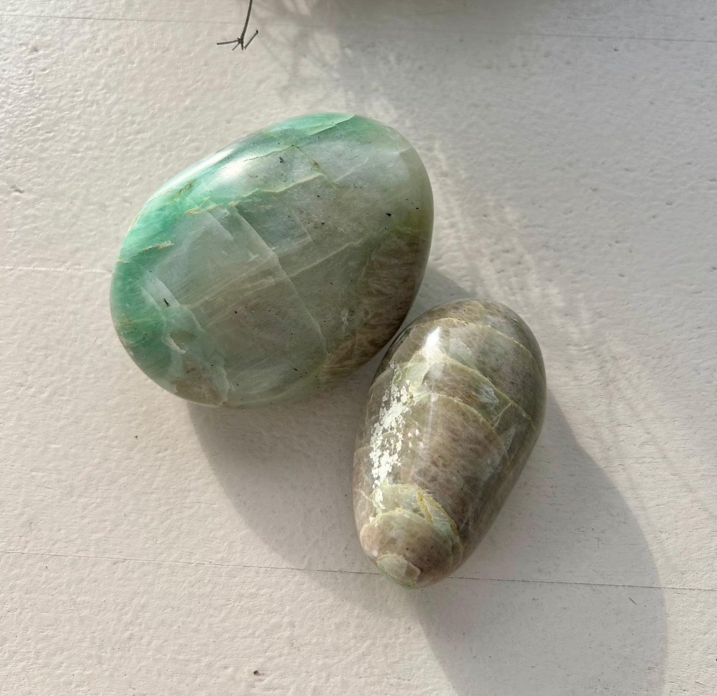 Garnierit | Grüner Mondstein Seifenstein