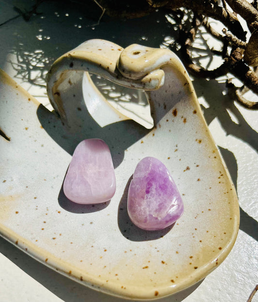 Kunzit  Anhänger | Trommelstein gebohrt inklusive Lederband