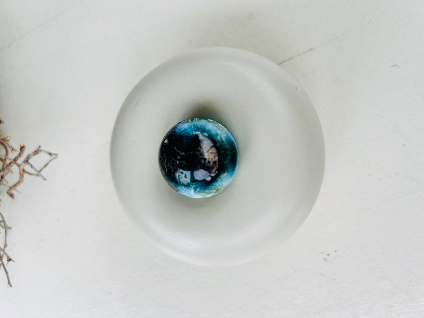 Blue Ice Crystal Kugel (Glacèrite)
