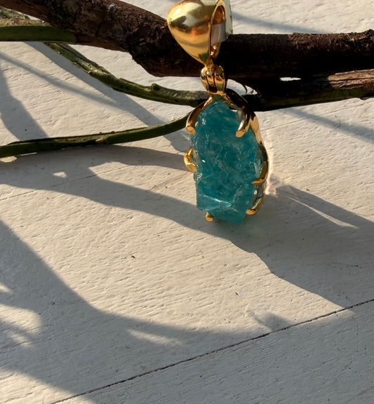 Apatit Rohstein Anhänger – Einzelstück