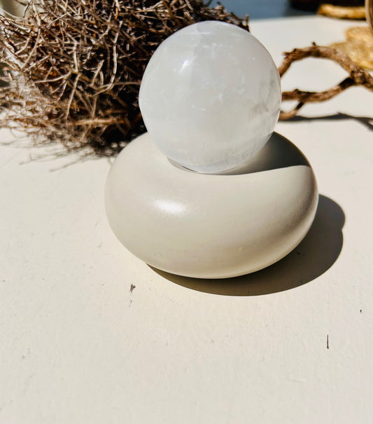 Kugelhalter aus Keramik inkl. Selenit Kugel