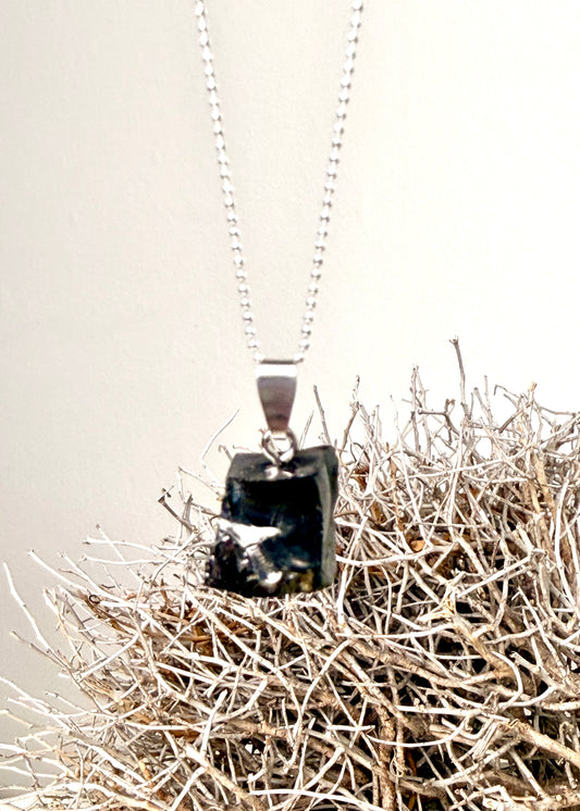 Edelschungit Anhänger | Erdung, Schutz & energetische Klarheit