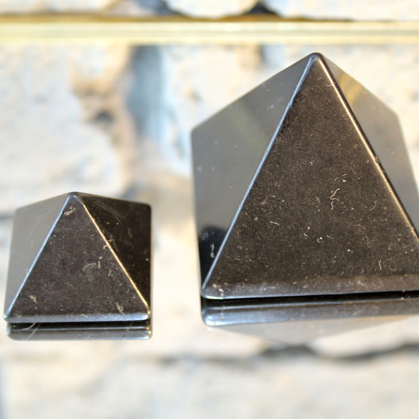 Schungit Pyramide