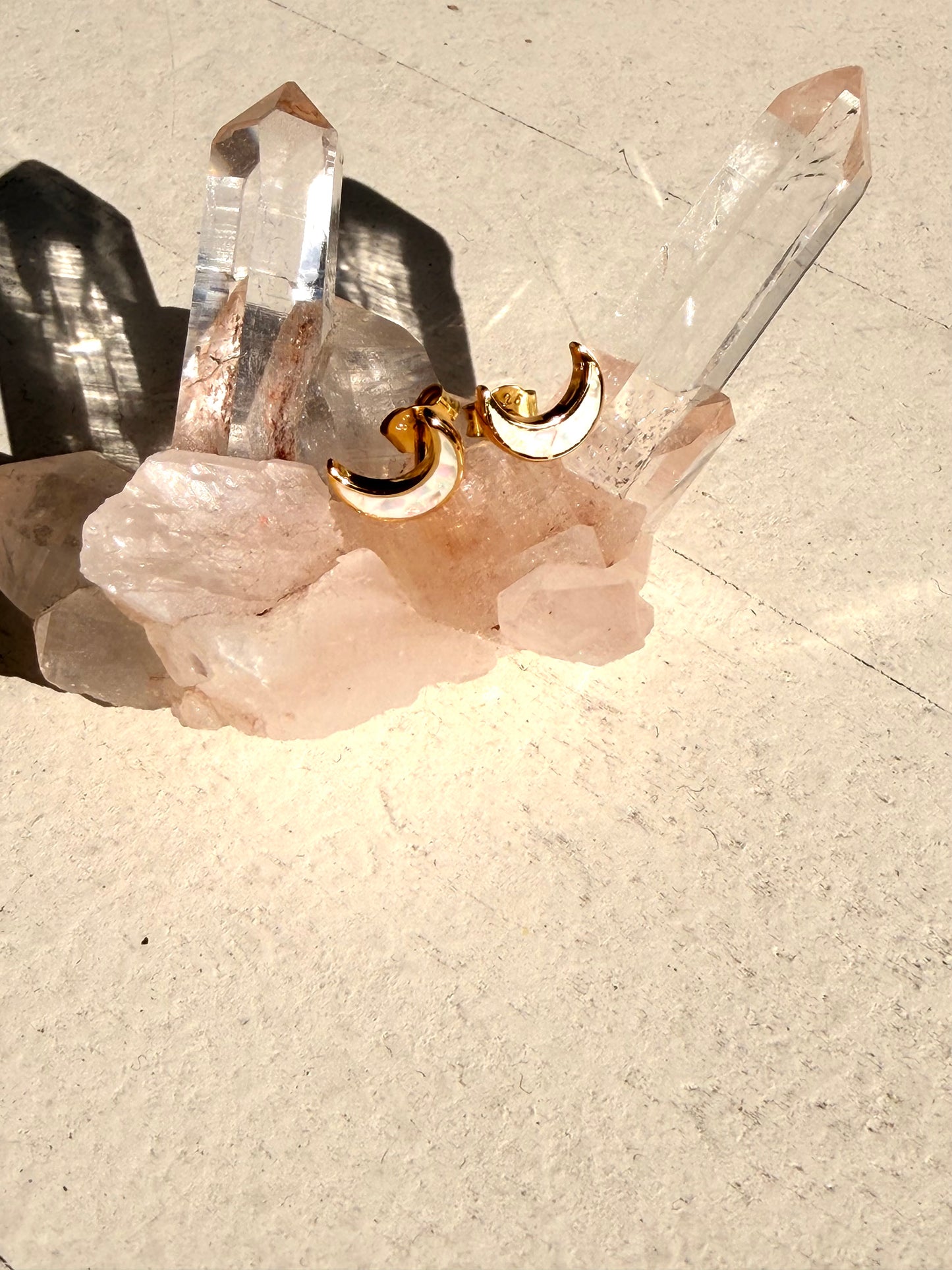 The Moon Whisper – Opal Ohrstecker