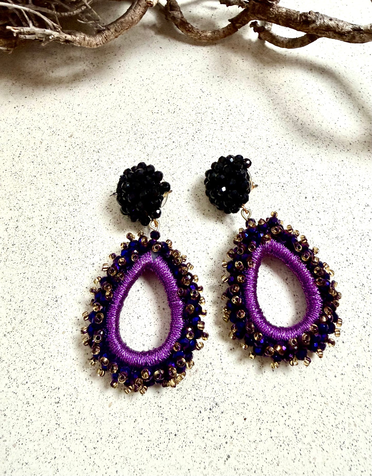 NOIRÉ – facettierte Statement-Ohrringe (Unikat)