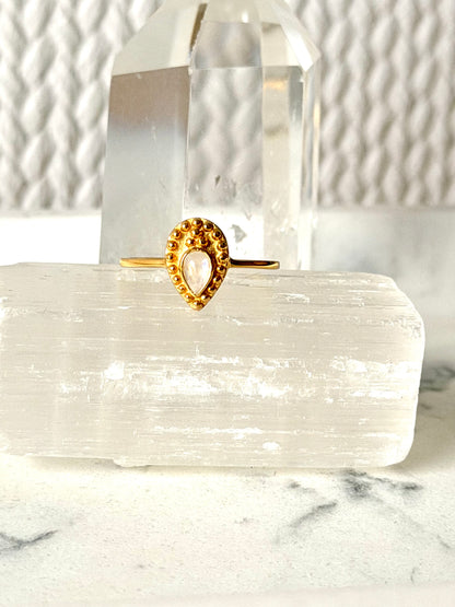 Golden Ballroom | Ring Collection