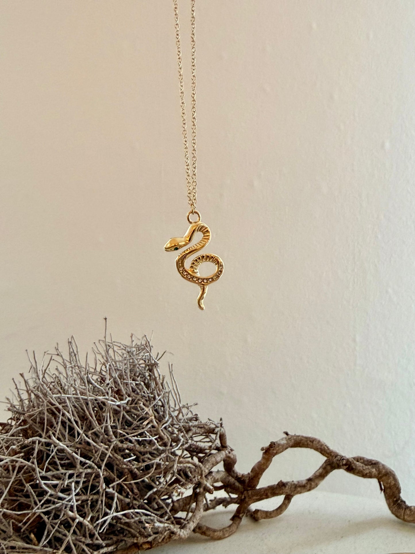 Serpentina Necklace  |  Kette mit Schlangenanhänger