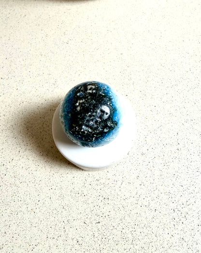 Blue Ice Crystal Kugel (Glacèrite)
