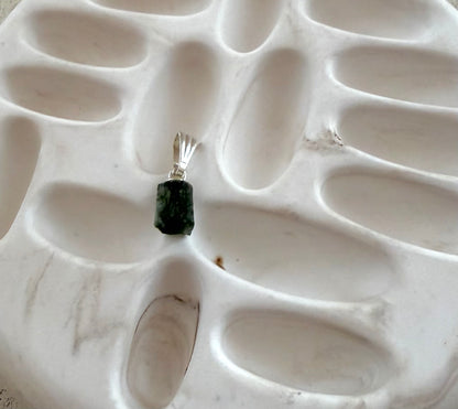 Moldavit Anhänger | Verschiedene Größen