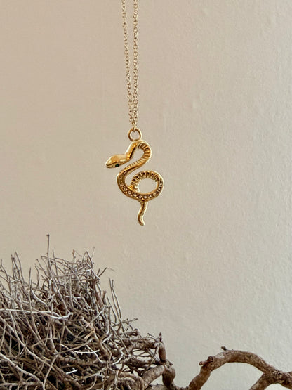 Serpentina Necklace  |  Kette mit Schlangenanhänger