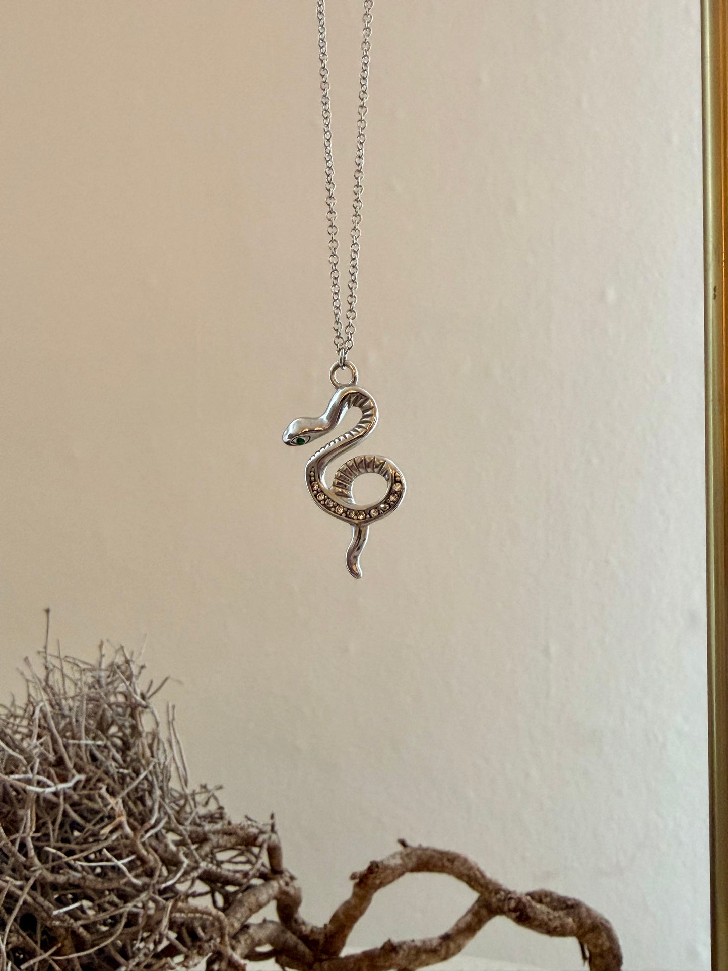 Serpentina Necklace  |  Kette mit Schlangenanhänger