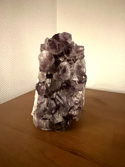 Kristalllampe aus Amethyst, Rosenquarz oder Bergkristall – natürliche Edelstein-Lampe