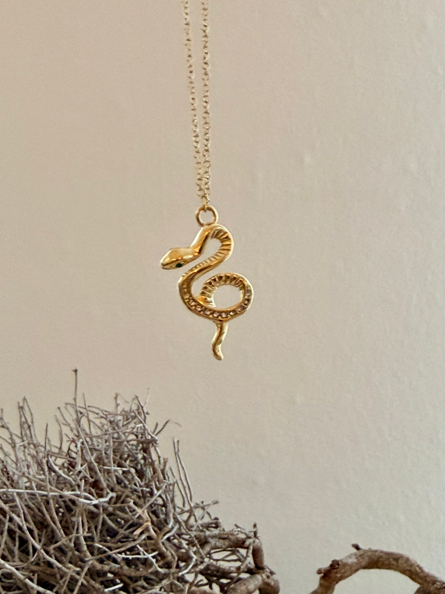 Serpentina Necklace  |  Kette mit Schlangenanhänger