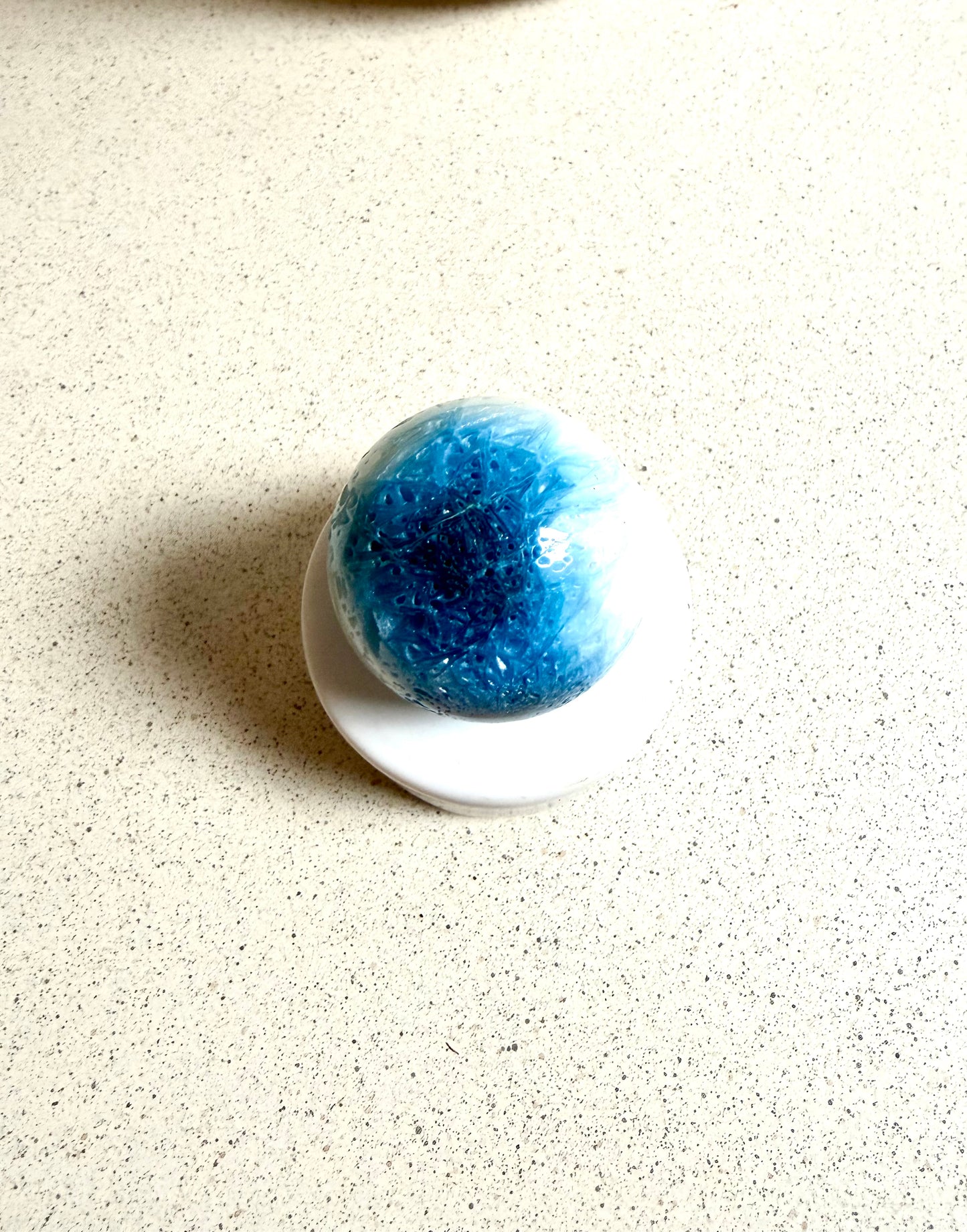 Blue Ice Crystal Kugel (Glacèrite)