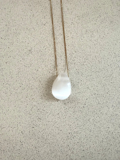 Gebohrter Selenit – Anhänger