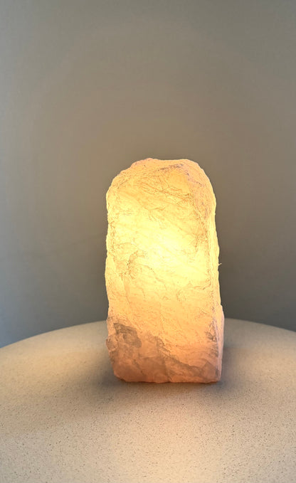 Kristalllampe aus Amethyst, Rosenquarz oder Bergkristall – natürliche Edelstein-Lampe