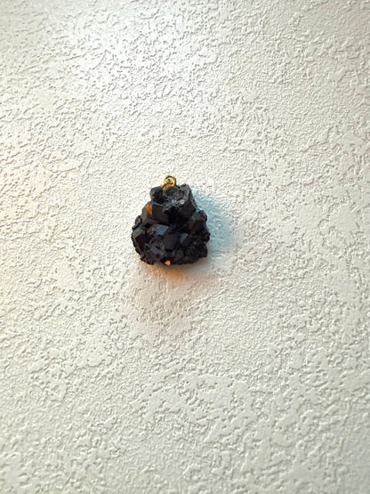 Andradit (Granat) – Anhänger