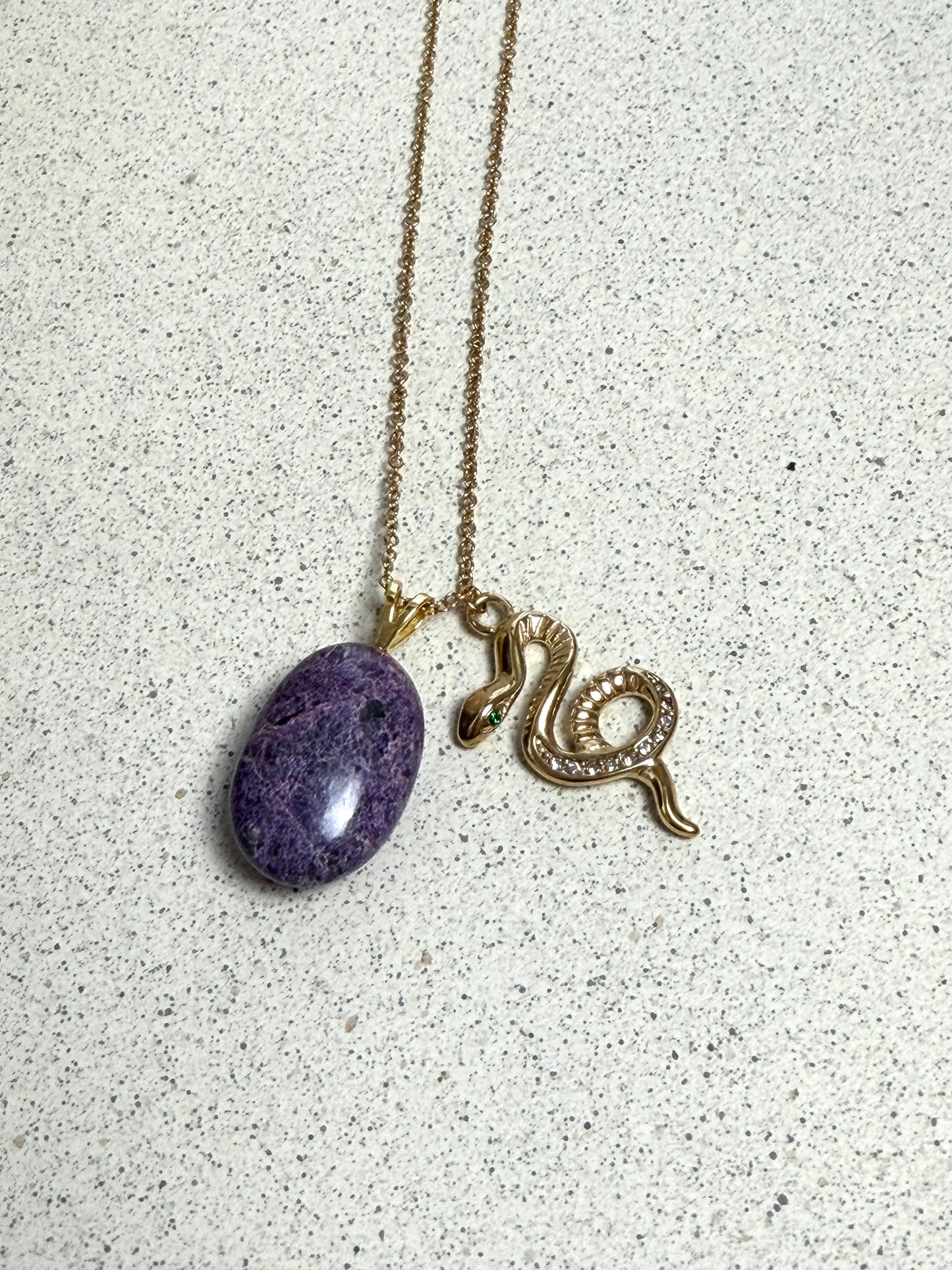 Kundalini Flow – Stichit Kette