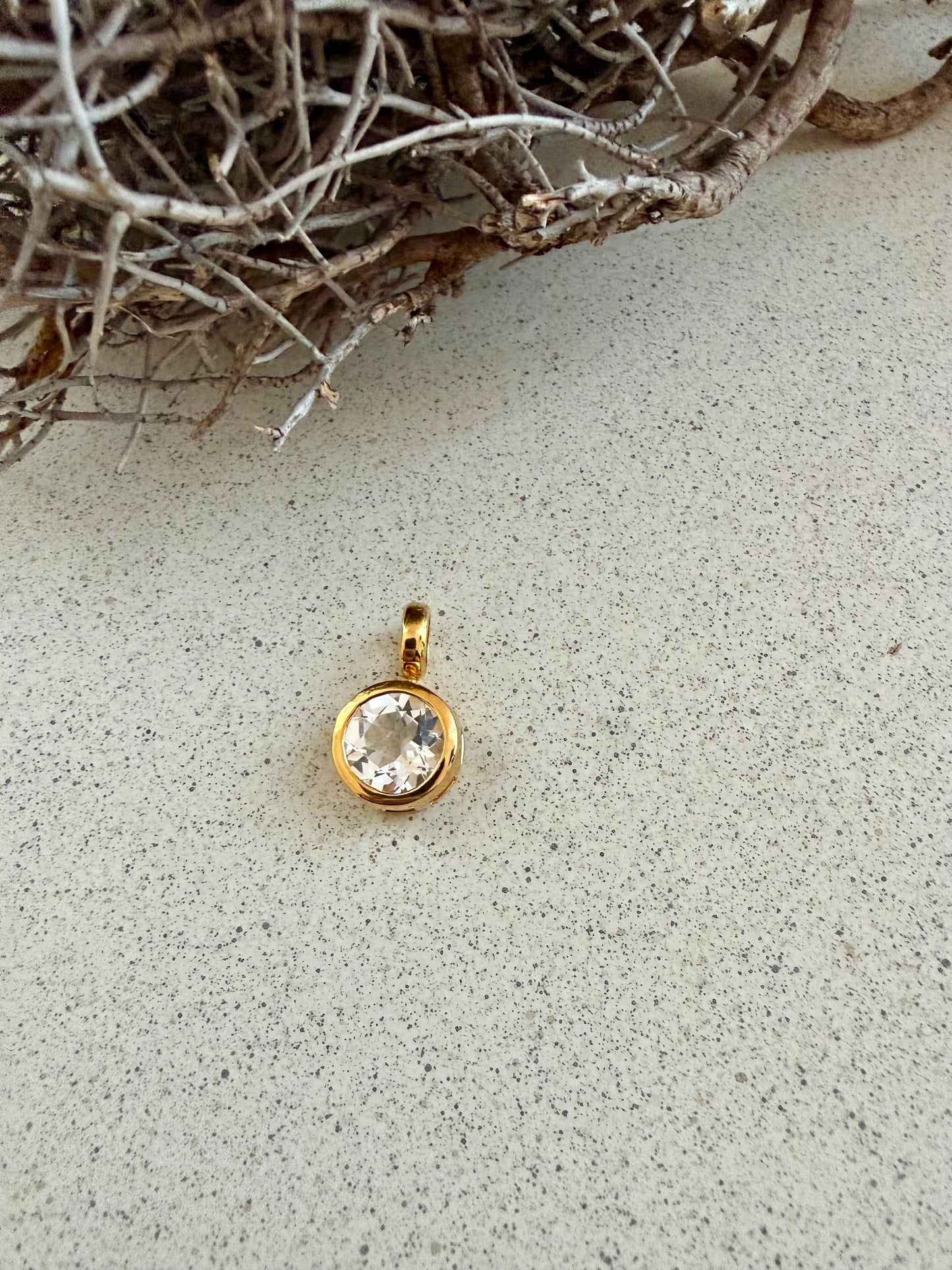 VELA – Facettierte Edelsteinanhänger