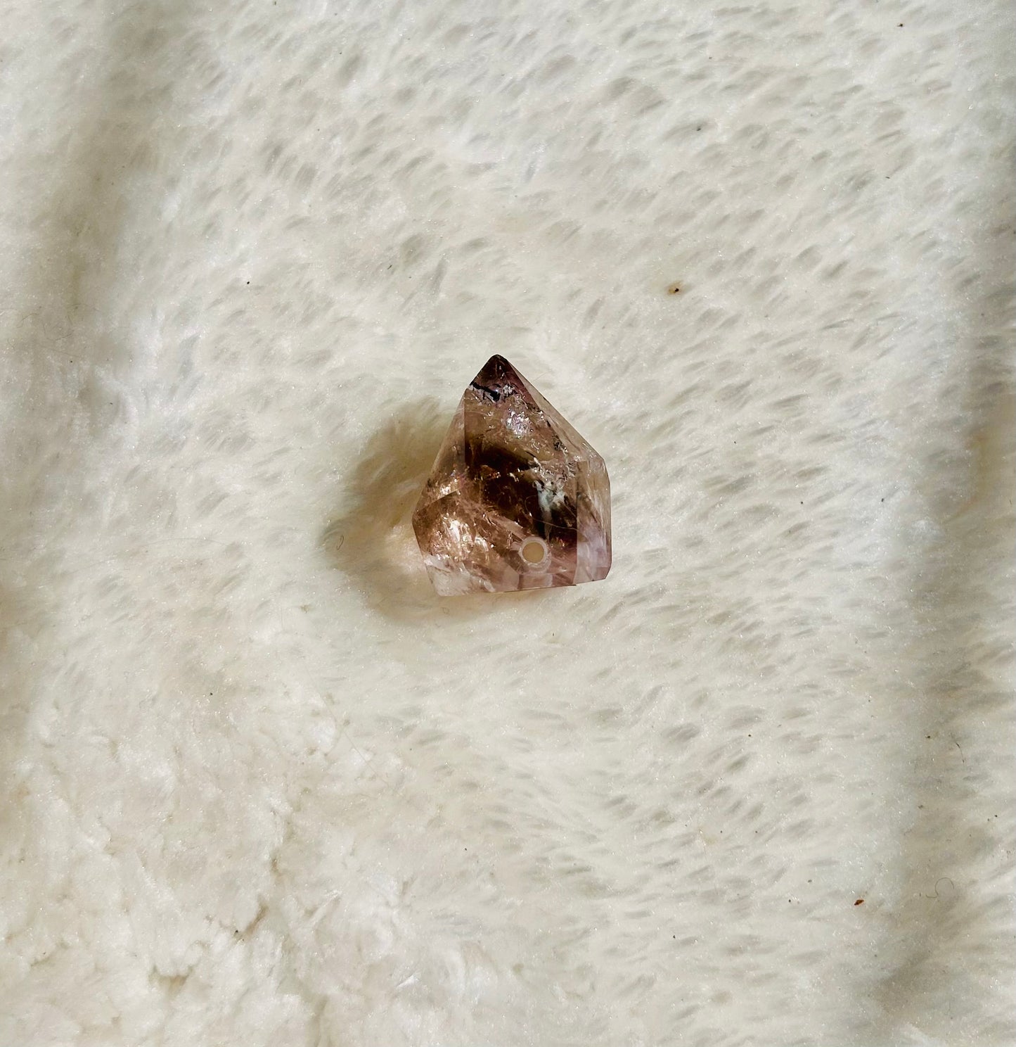 Gebohrte Amethyst-Rauchquarz-Kristalle