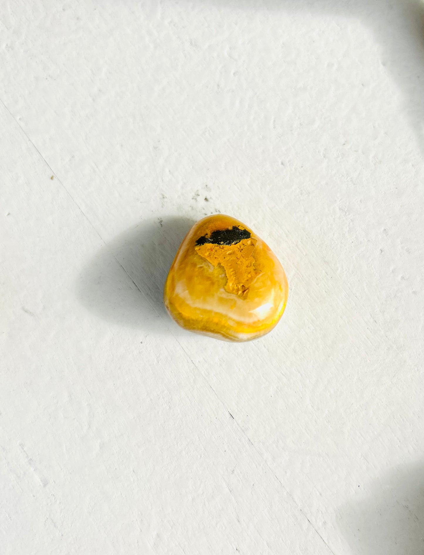 Bumblebee Stein – gebohrt (ca. 3 cm)