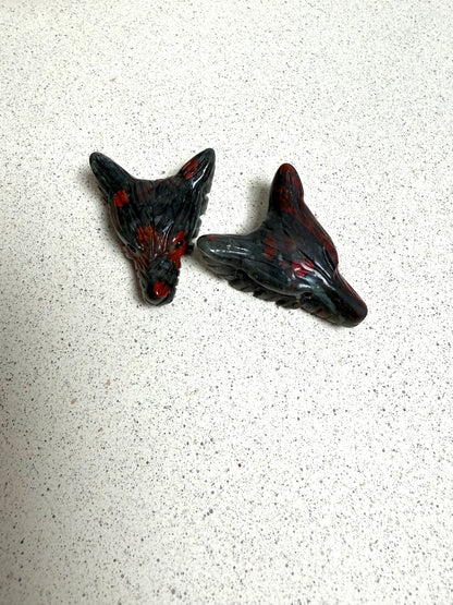 Bloodstone Wolfskopf – gebohrt