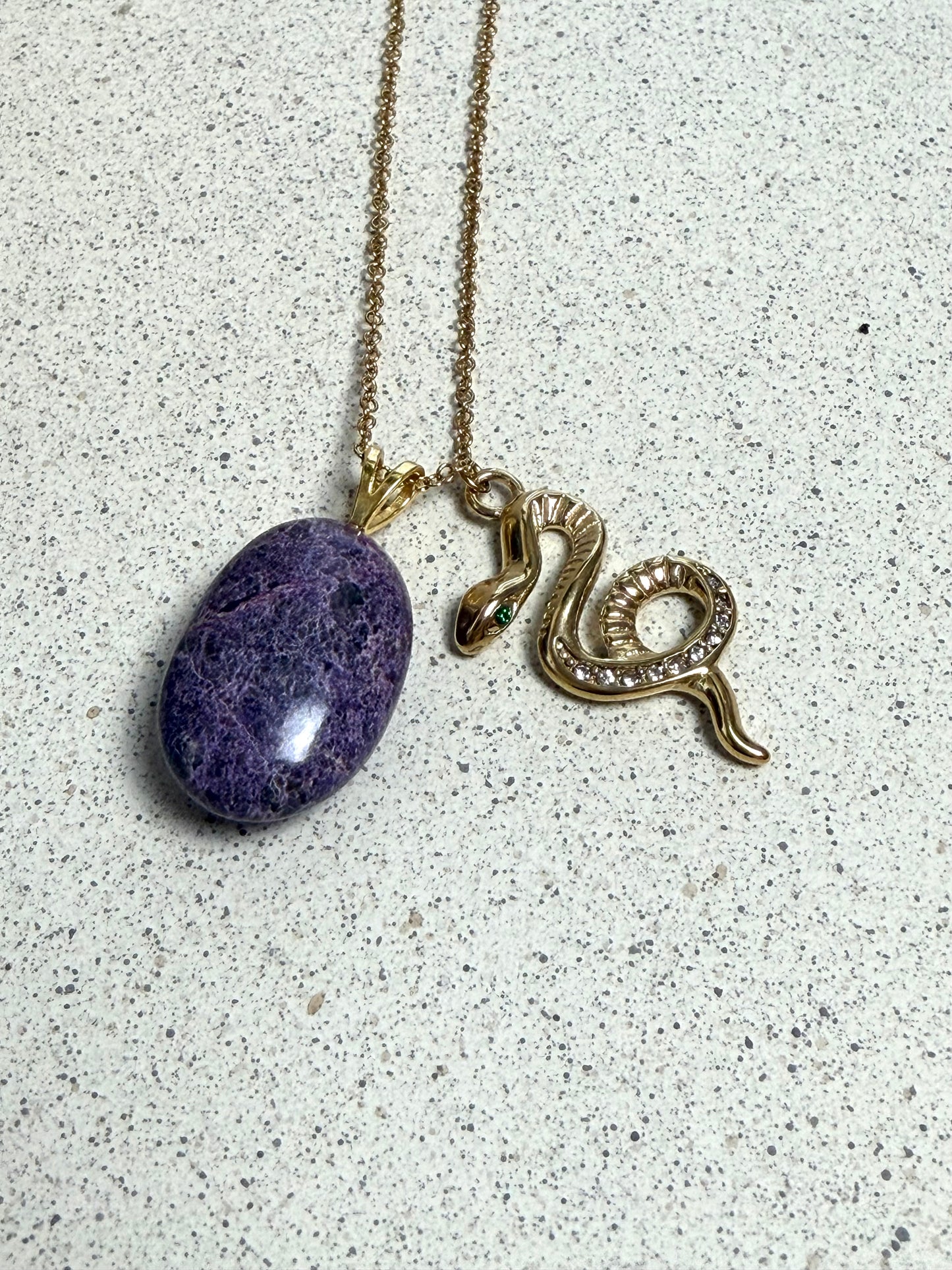 Kundalini Flow – Stichit Kette