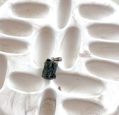 Moldavit Anhänger | Verschiedene Größen