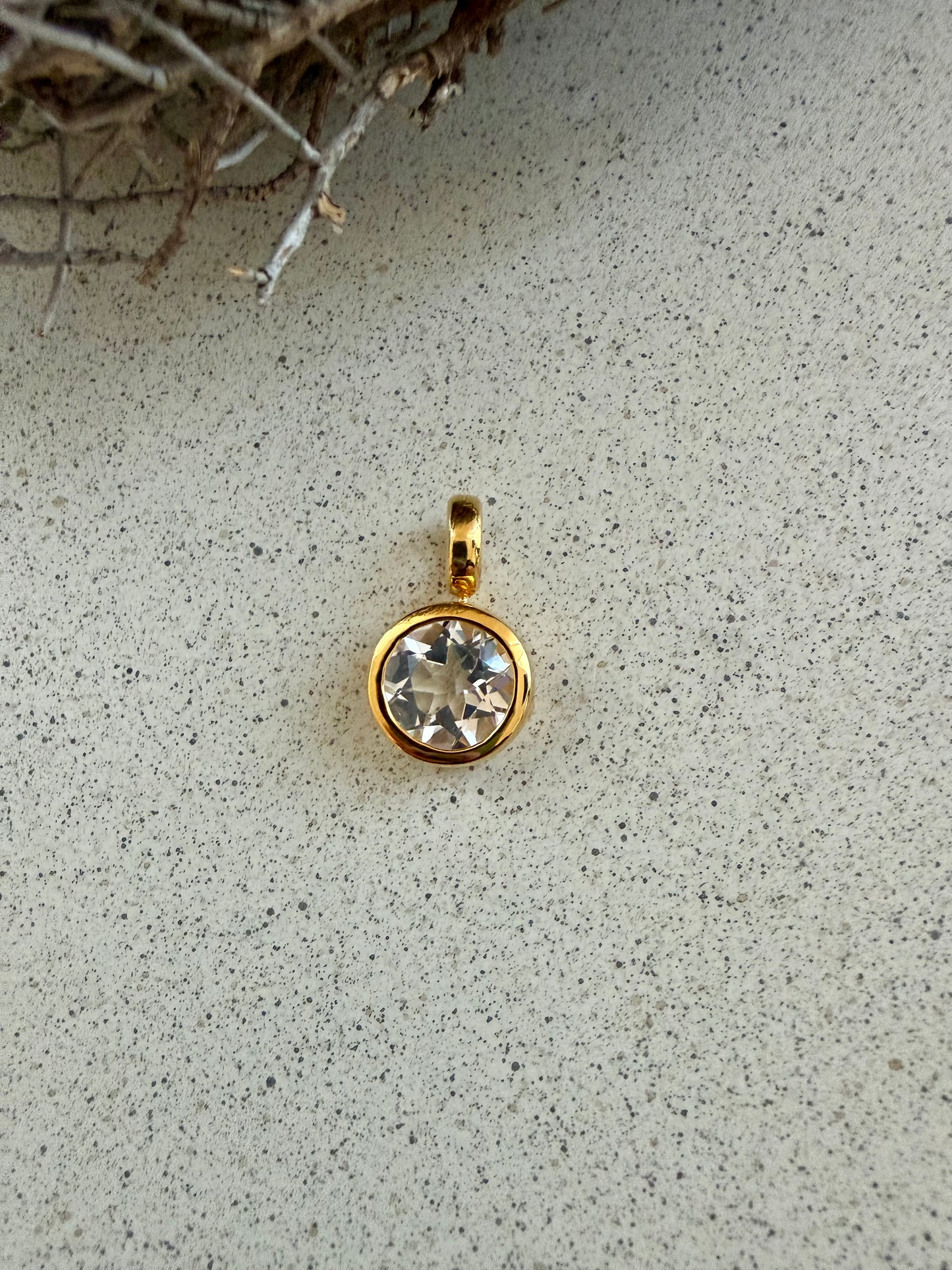 VELA – Facettierte Edelsteinanhänger