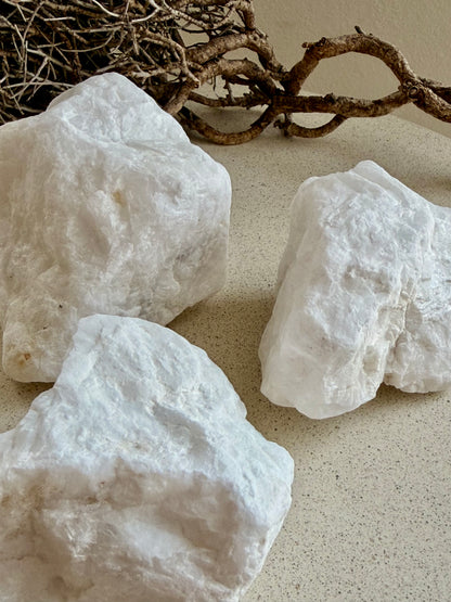Baryt weiß – Naturstein für Klarheit und energetische Balance