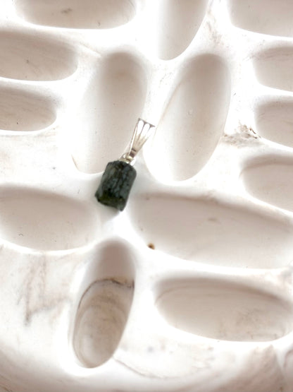 Moldavit Anhänger | Verschiedene Größen