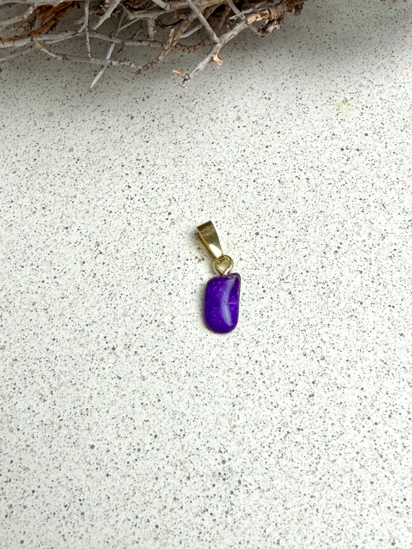 Sugilith – Anhänger