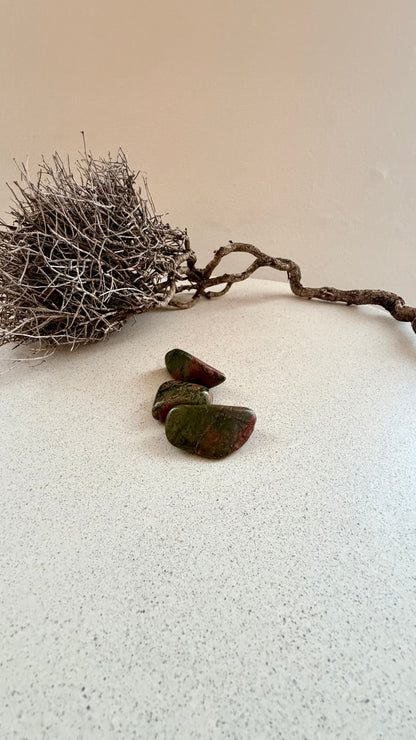 Unakit – Trommelstein