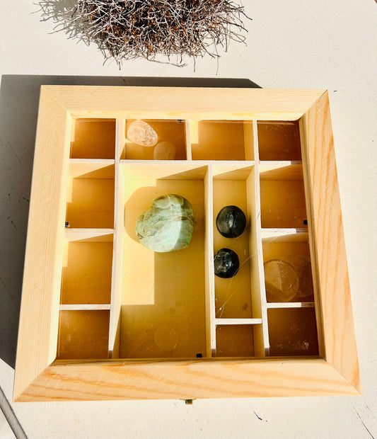Sortierbox mit Sichtfenster aus Holz