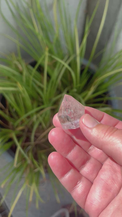 Gebohrte Amethyst-Rauchquarz-Kristalle